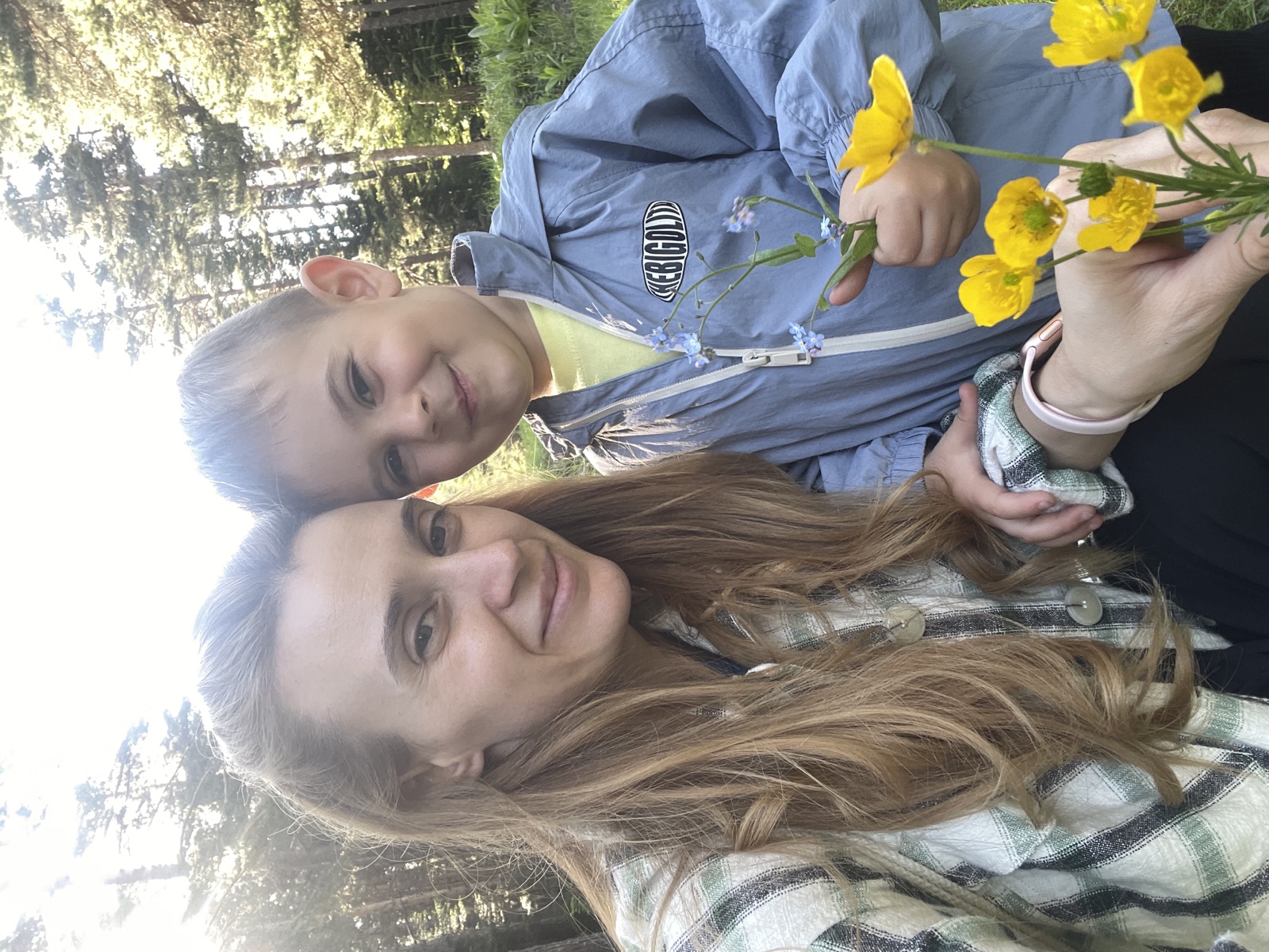 Васи и нейният син сред природата